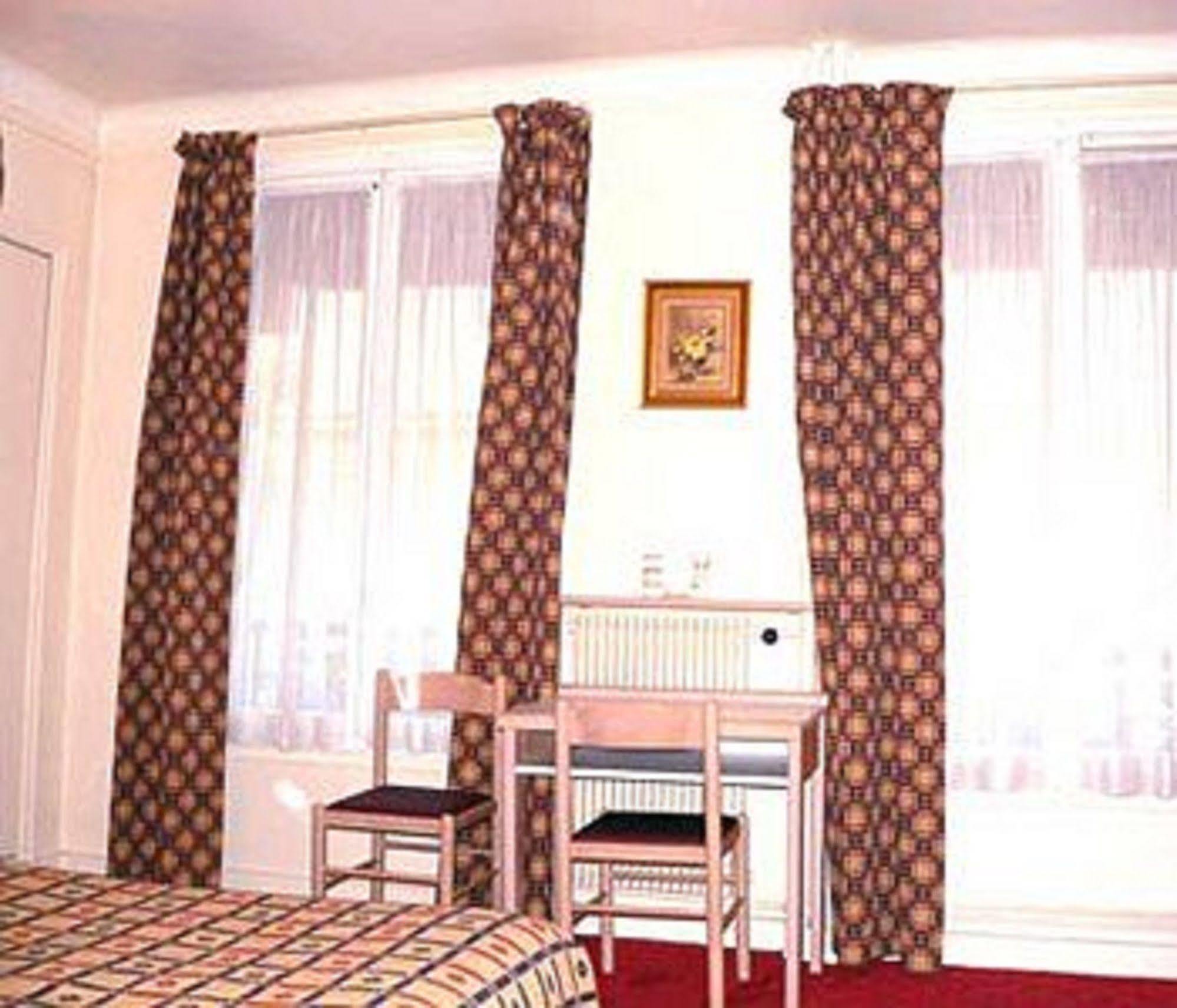 Hotel Fiat Paříž Exteriér fotografie