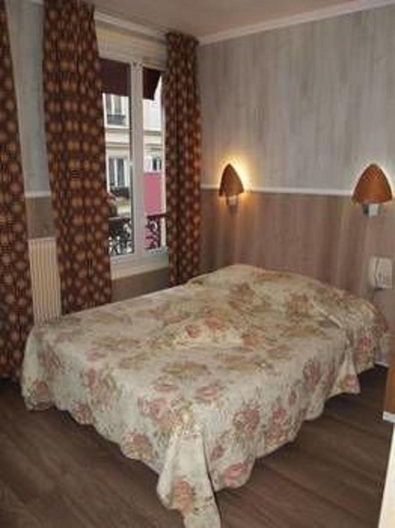 Hotel Fiat Paříž Exteriér fotografie